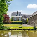 Le Manoir De La Vieille Douve Penzion 4*