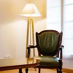 Le Manoir De La Vieille Douve 4* Bourg-d'Ire