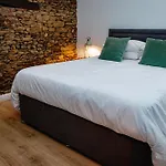Le Manoir De La Vieille Douve Penzion Bourg-d'Ire