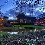 Le Manoir De La Vieille Douve