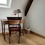 Le Manoir De La Vieille Douve 4*