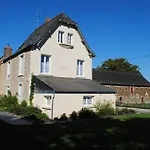 Le Manoir De La Vieille Douve