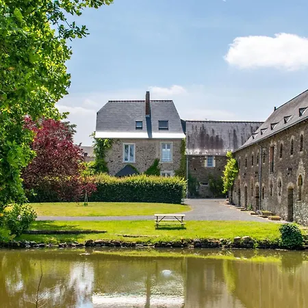 Le Manoir De La Vieille Douve Pensionat 4*