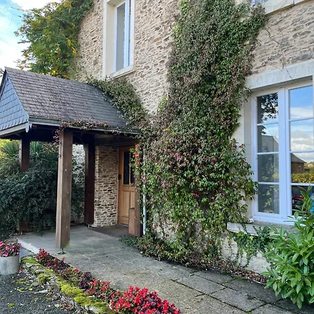 Le Manoir De La Vieille Douve ゲストハウス 4*