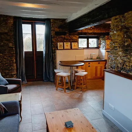 Le Manoir De La Vieille Douve 4* Bourg-d'Ire