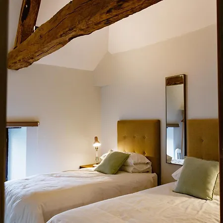Le Manoir De La Vieille Douve