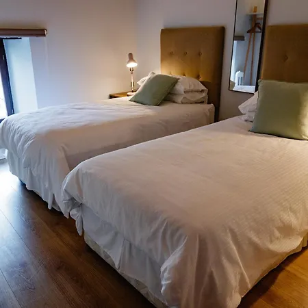 Le Manoir De La Vieille Douve 4*