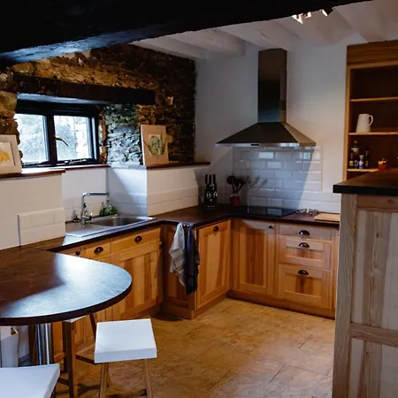 Le Manoir De La Vieille Douve