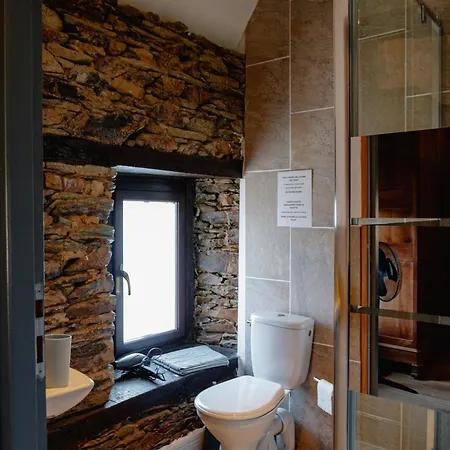 Le Manoir De La Vieille Douve Bourg-d'Ire