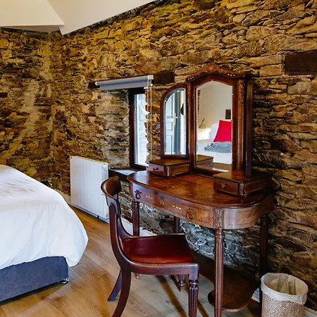 Le Manoir De La Vieille Douve