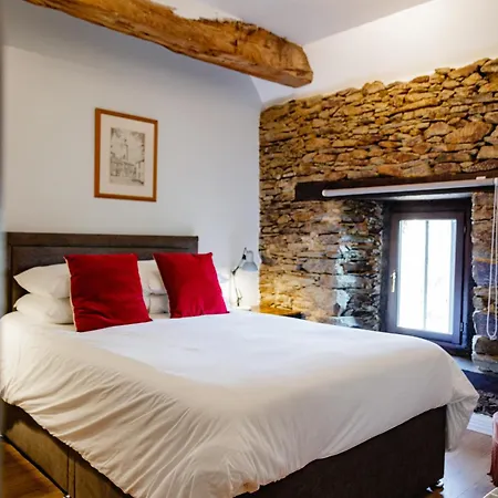 Pensionat Le Manoir De La Vieille Douve 4*