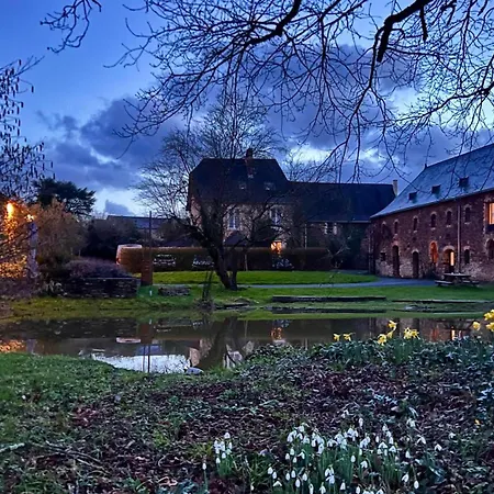 Le Manoir De La Vieille Douve