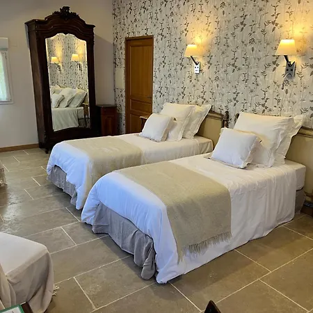 Maison d'hôtes Le Manoir De La Vieille Douve Bourg-d'Ire