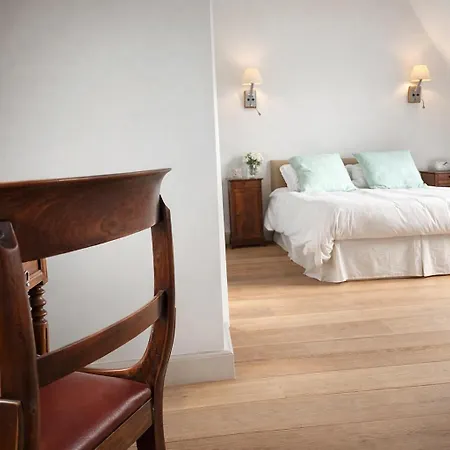 Le Manoir De La Vieille Douve ゲストハウス 4*