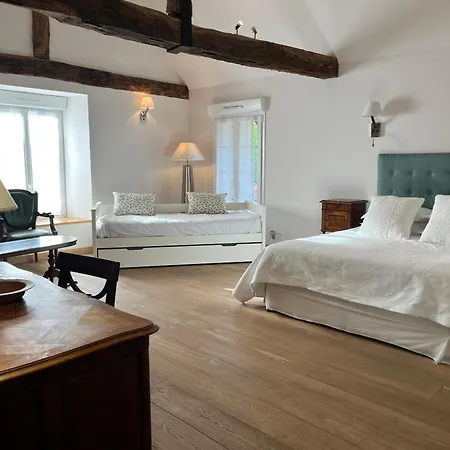 Le Manoir De La Vieille Douve Bourg-d'Iré