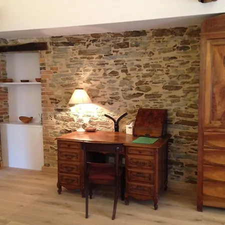 Le Manoir De La Vieille Douve