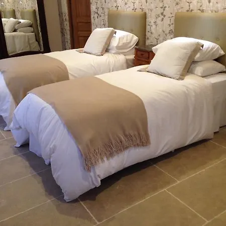 Le Manoir De La Vieille Douve Pensionat 4*
