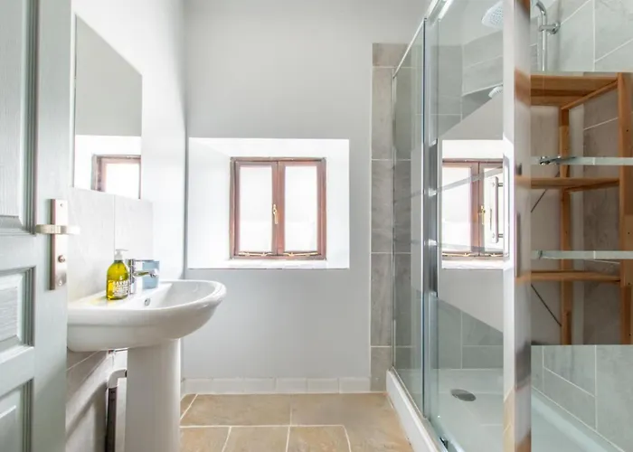 Le Manoir De La Vieille Douve 4* Bourg-d'Ire