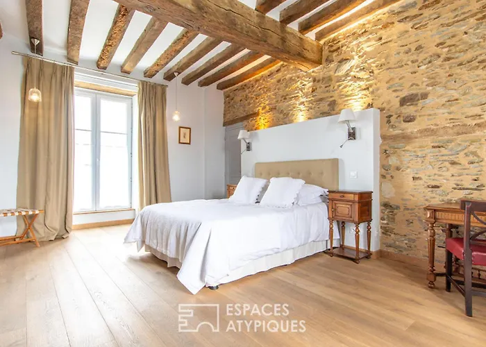 Le Manoir De La Vieille Douve Maison d'hôtes