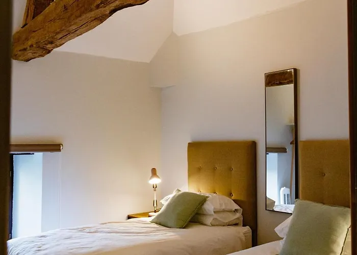 Le Manoir De La Vieille Douve