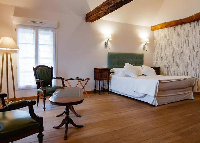 Le Manoir De La Vieille Douve Maison d'hôtes Bourg-d'Ire