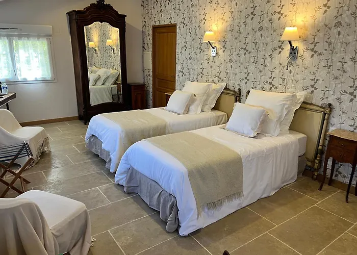 Maison d'hôtes Le Manoir De La Vieille Douve Bourg-d'Ire