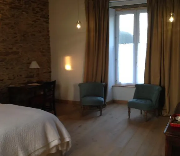 Le Manoir De La Vieille Douve 4*