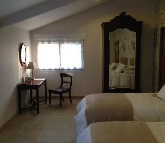 Le Manoir De La Vieille Douve 4* Bourg-d'Ire