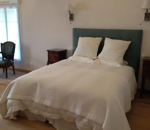 Maison d'hôtes Le Manoir De La Vieille Douve 4*